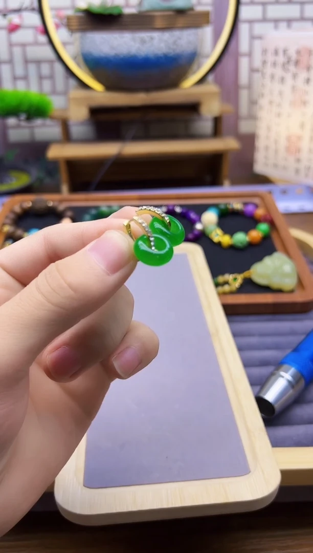 翡翠14K金镶嵌耳饰E251