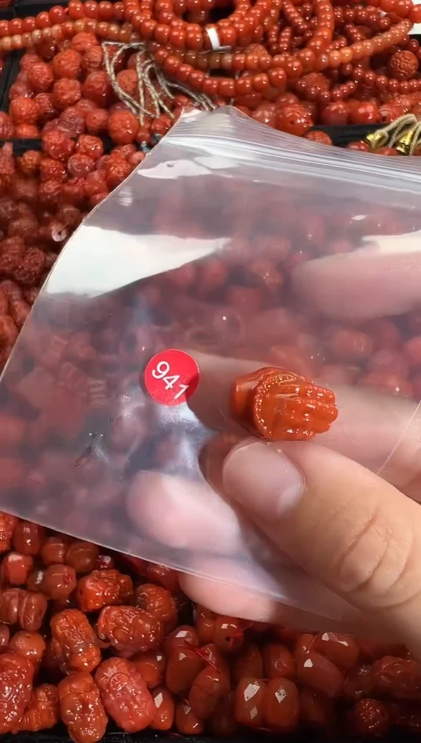 颈饰未镶嵌南红玛瑙1