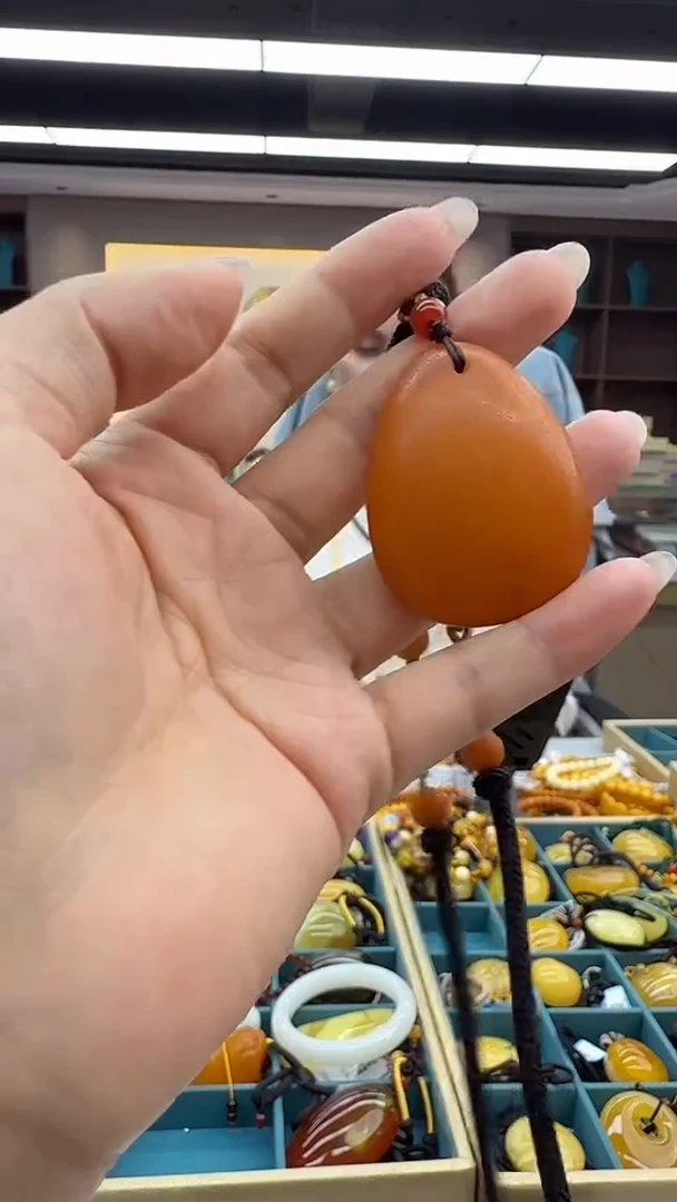 琥珀颈饰未镶嵌125秒拍号 假一罚三