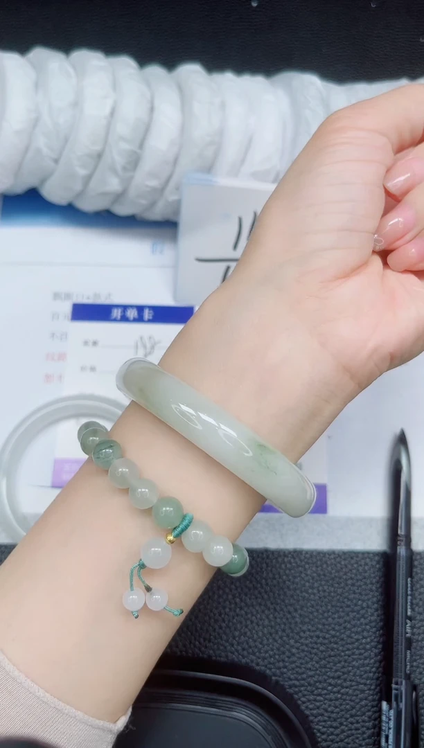 石英质玉手镯未镶嵌199-59