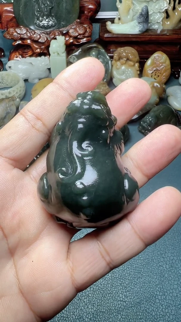未镶嵌和田玉把件-