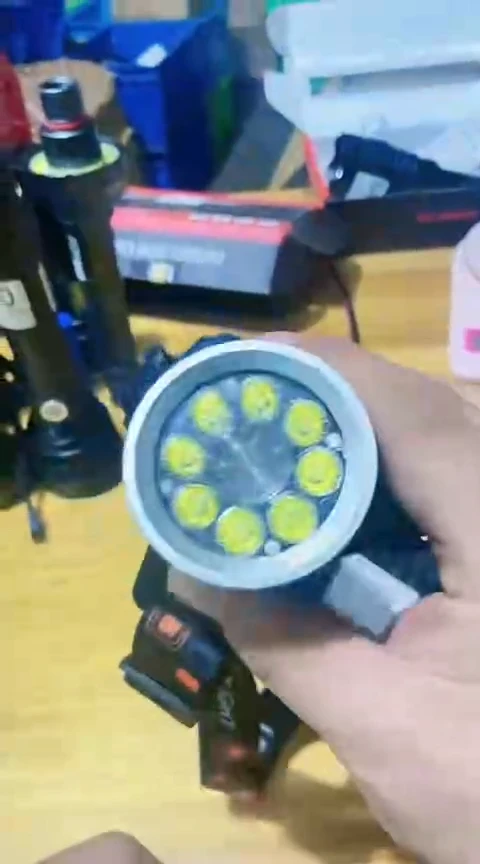B066多灯珠头灯不带电池