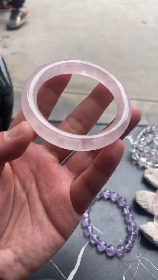 【闪购商品】芙蓉石联系客服圈口未镶嵌天然粉水晶手镯拍2单99发1