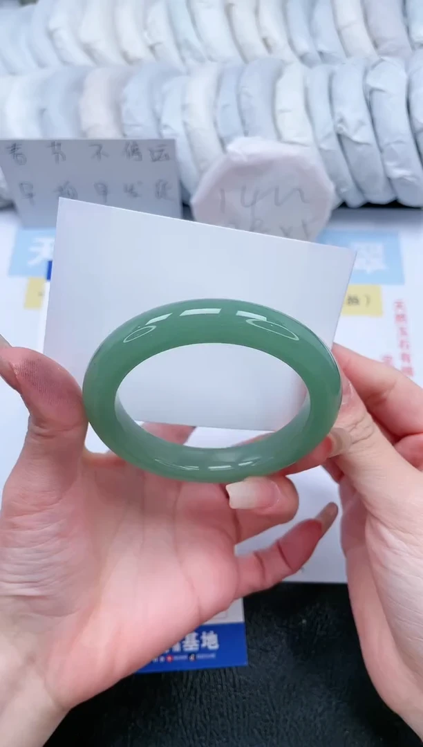 【闪购商品】石英质玉手镯未镶嵌T306-56