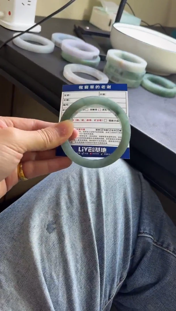 未镶嵌手镯定制翡翠m**g定制手镯不退不换