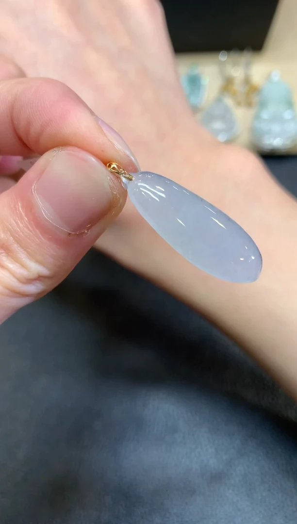 【闪购商品】翡翠颈饰18K金镶嵌福瓜【无服务费】