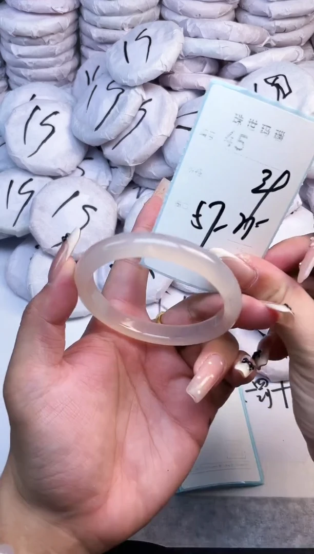 手镯玛瑙/玉髓未镶嵌45