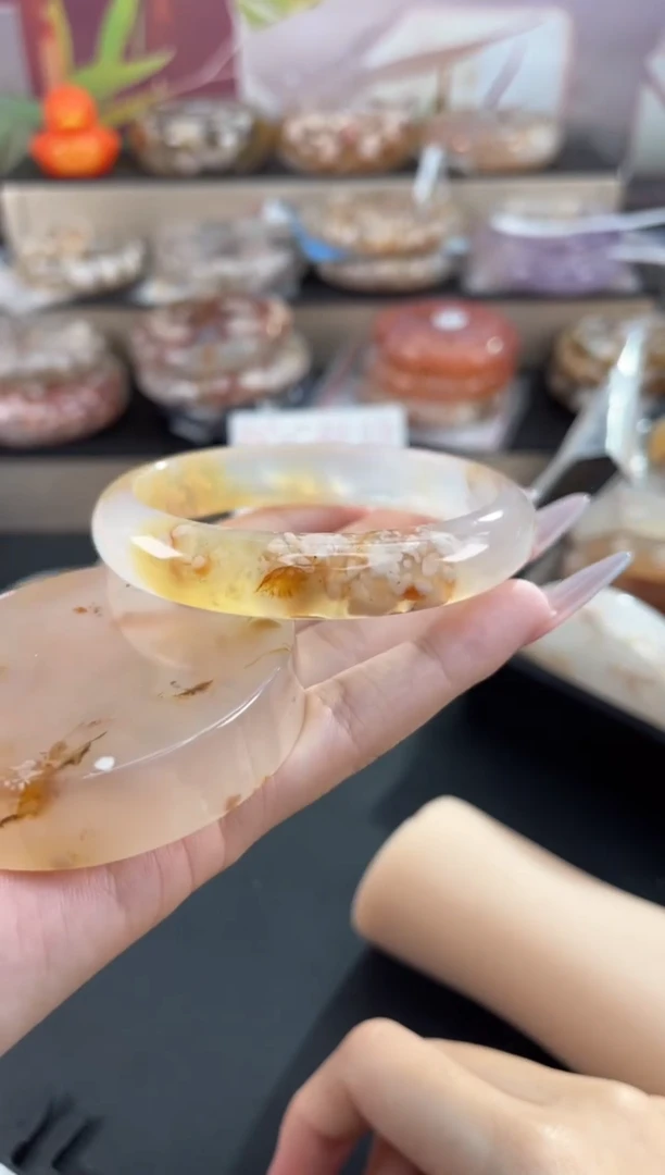 未镶嵌手镯石英质玉61