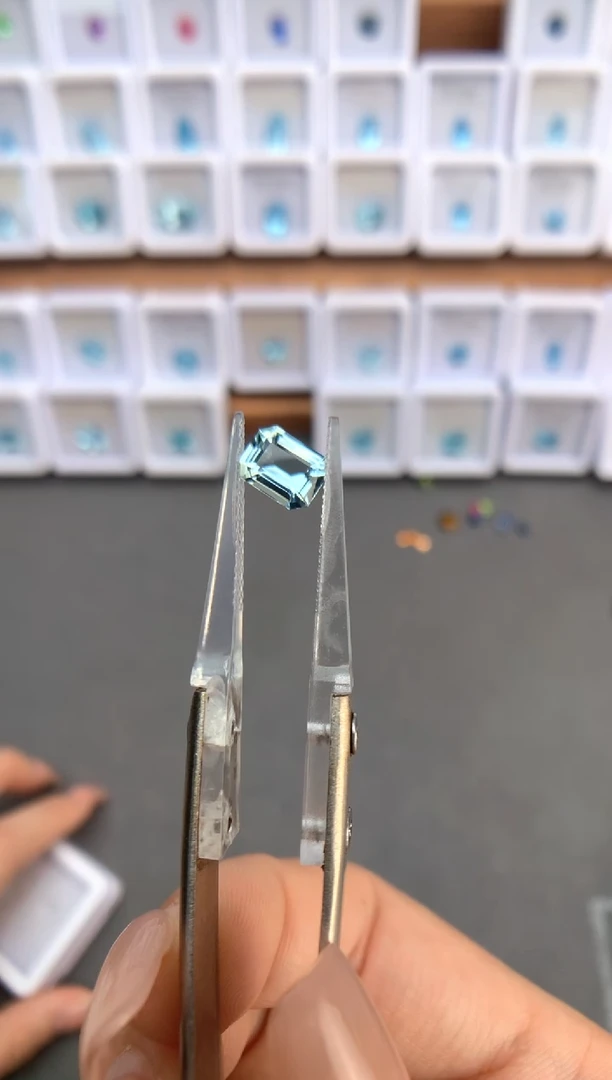 未镶嵌裸石定制海蓝宝石1.01ct  03002