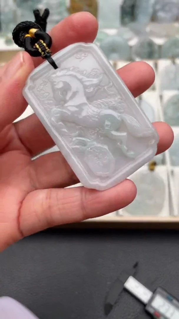 颈饰未镶嵌翡翠天然缅甸翡翠A货411