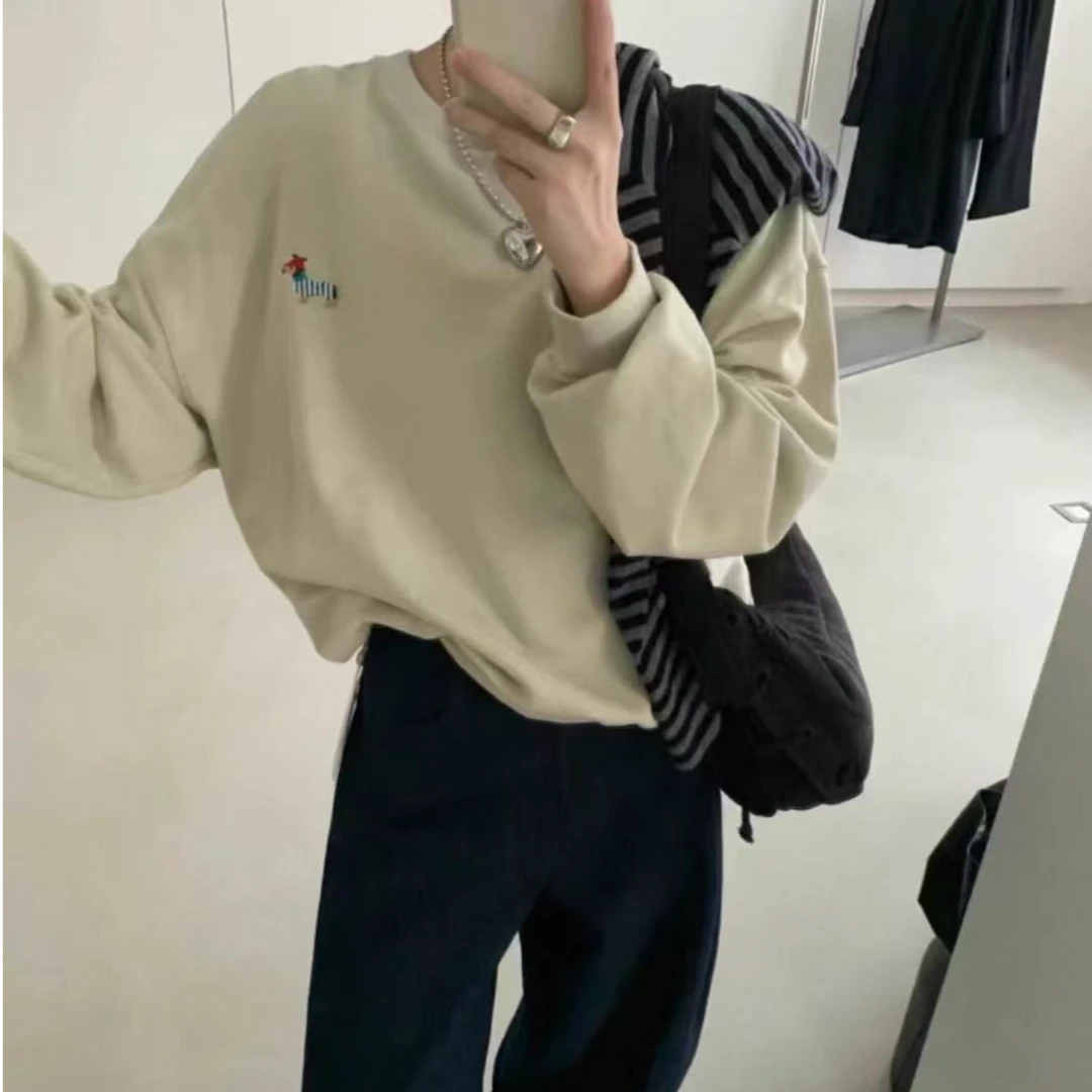 【艾萱萱】27071款秋季韩系百搭简约休闲小狗刺绣圆领卫衣女 约59