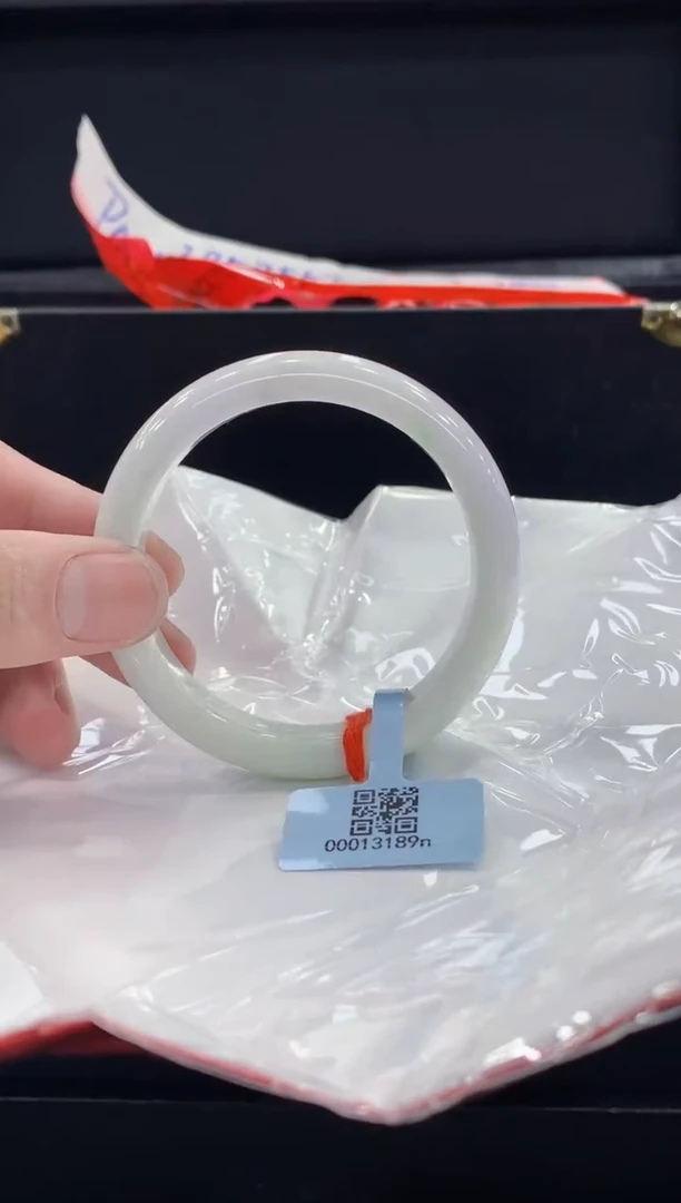 未镶嵌手镯翡翠翡翠手镯