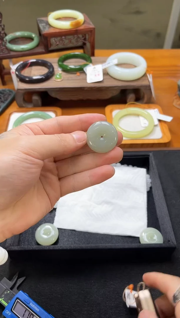 吊坠(不含链)未镶嵌和田玉且末青白 平安扣 14