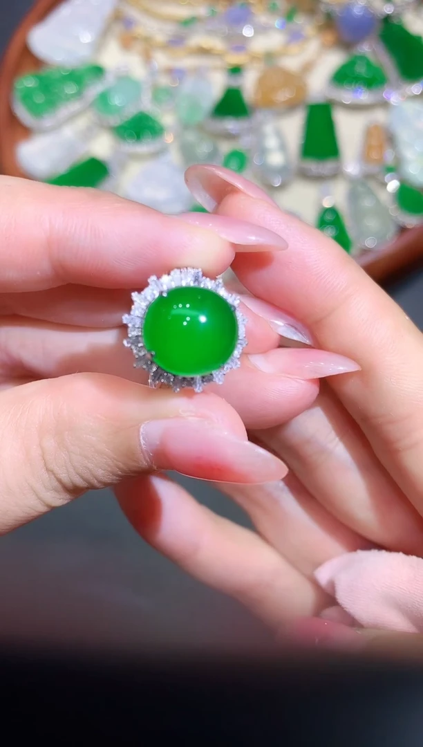 18K金镶嵌定制翡翠59团购