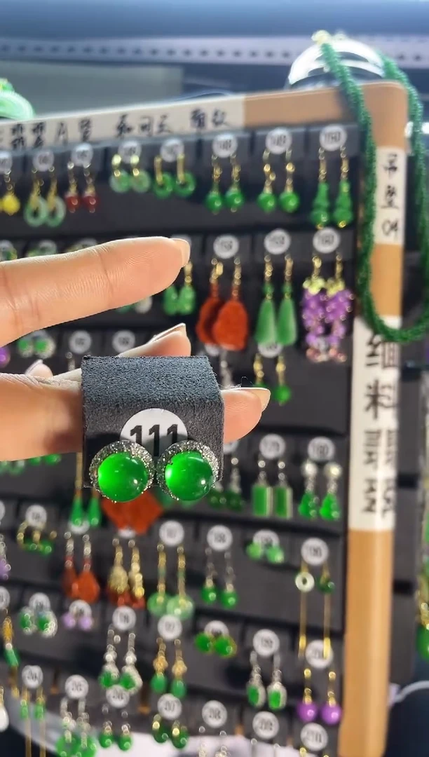 【闪购商品】翡翠耳饰银S925镶嵌111...