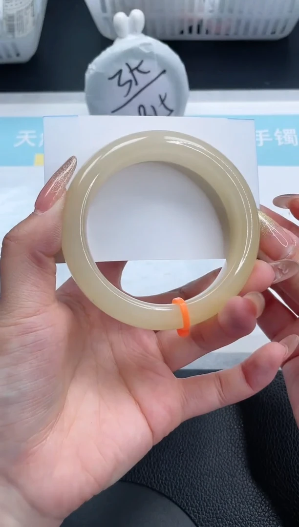 【闪购商品】石英质玉手镯未镶嵌23S46-56