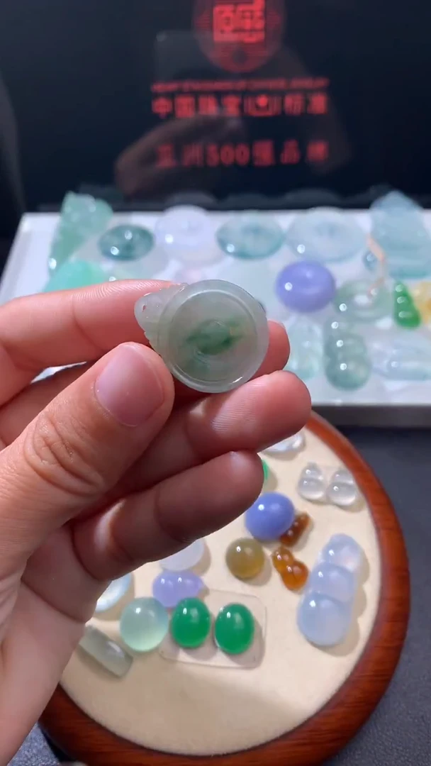 未镶嵌定制翡翠