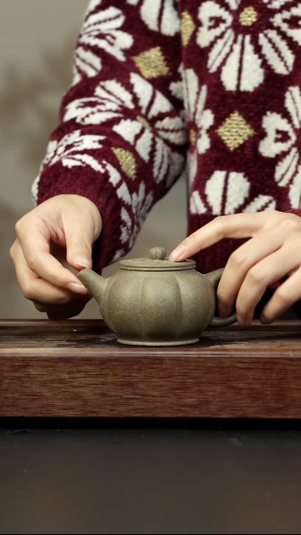 紫砂茶壶百年岩中泥 青色灯笼