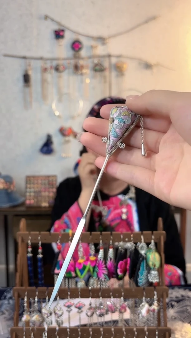 织绣彩云南阁非遗老绣饰品124