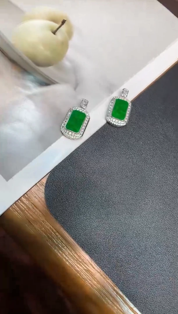 翡翠银S925镶嵌颈饰无事牌 多样性发一件