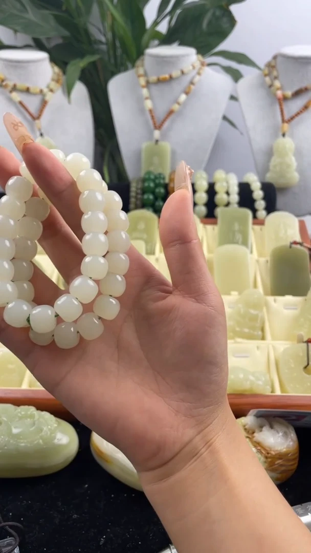 玉12厘老型珠手串配礼盒