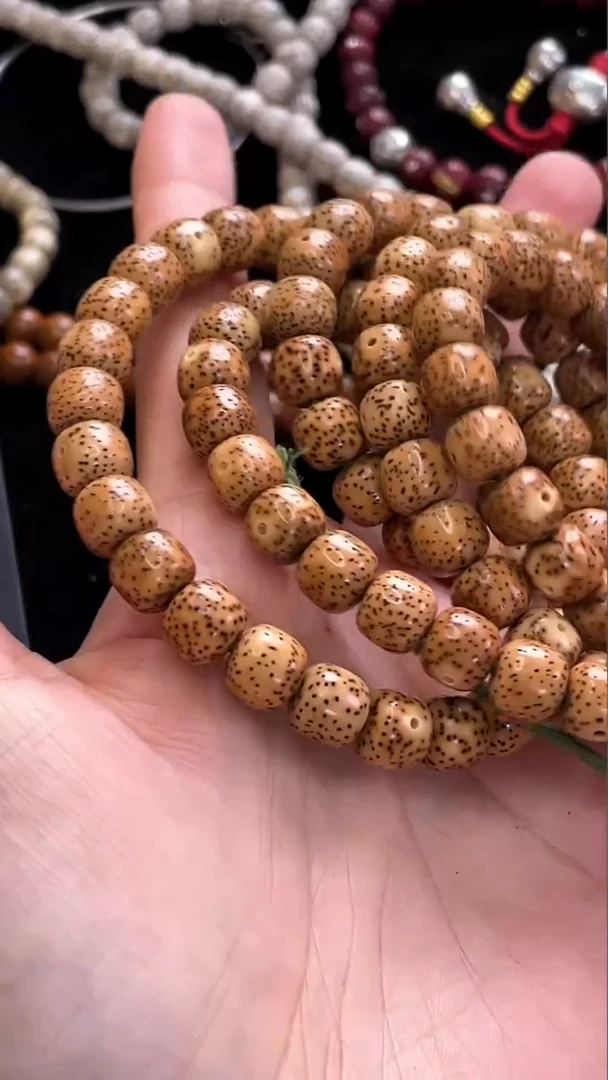 吊坠星月菩提精工级粉皮陈籽桶珠9*8长串（B）