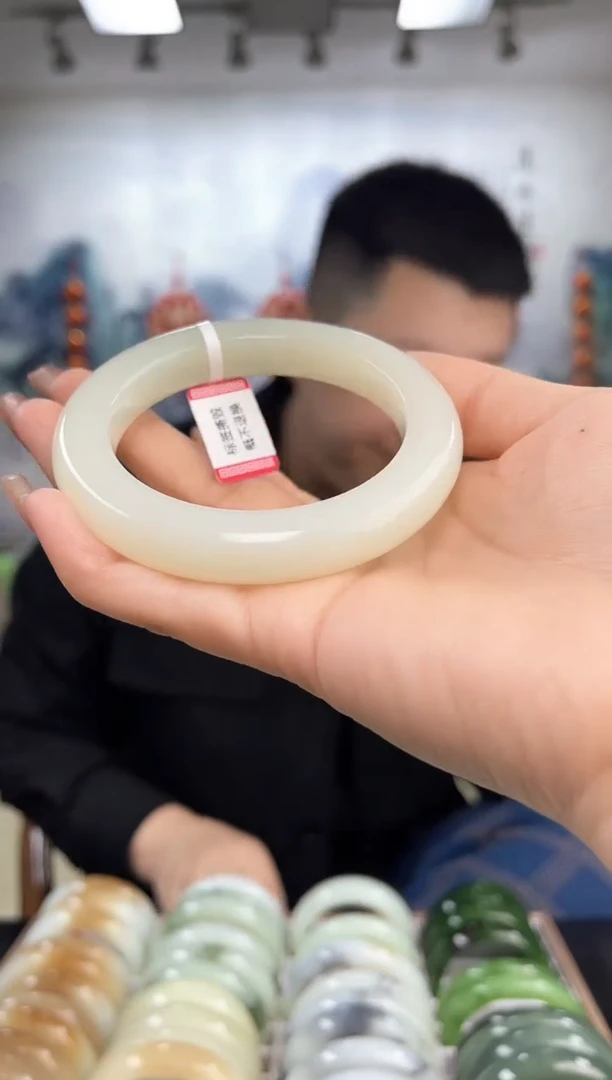 【闪购商品】和田玉手镯未镶嵌58-59圈口4975