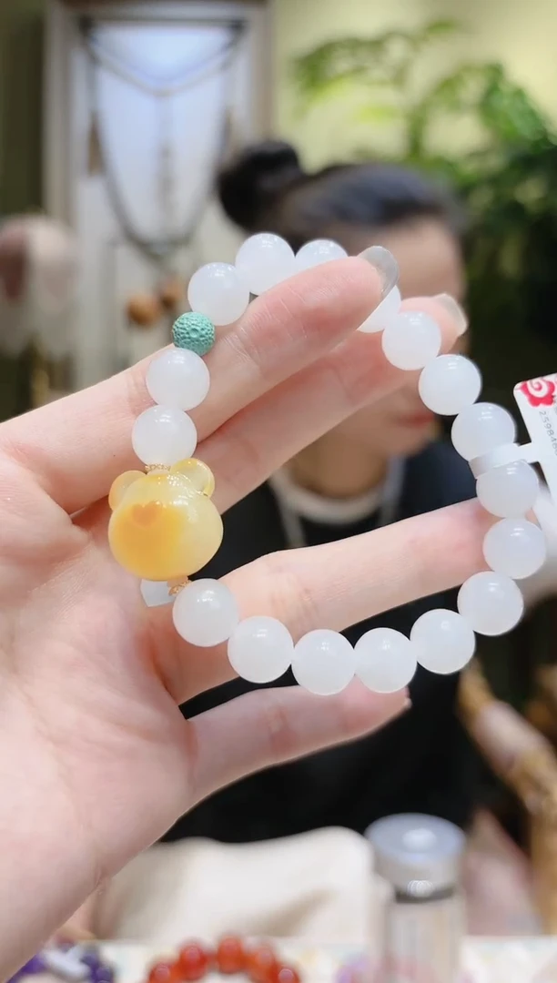 【闪购商品】和田玉手串未镶嵌蜜蜡熊头和田玉手串