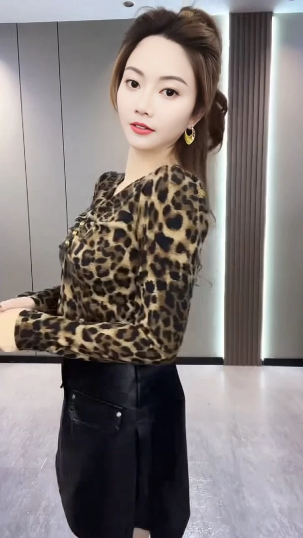 秋季性感V领拼接螺纹长袖女修身型T恤豹纹秋冬网红2537