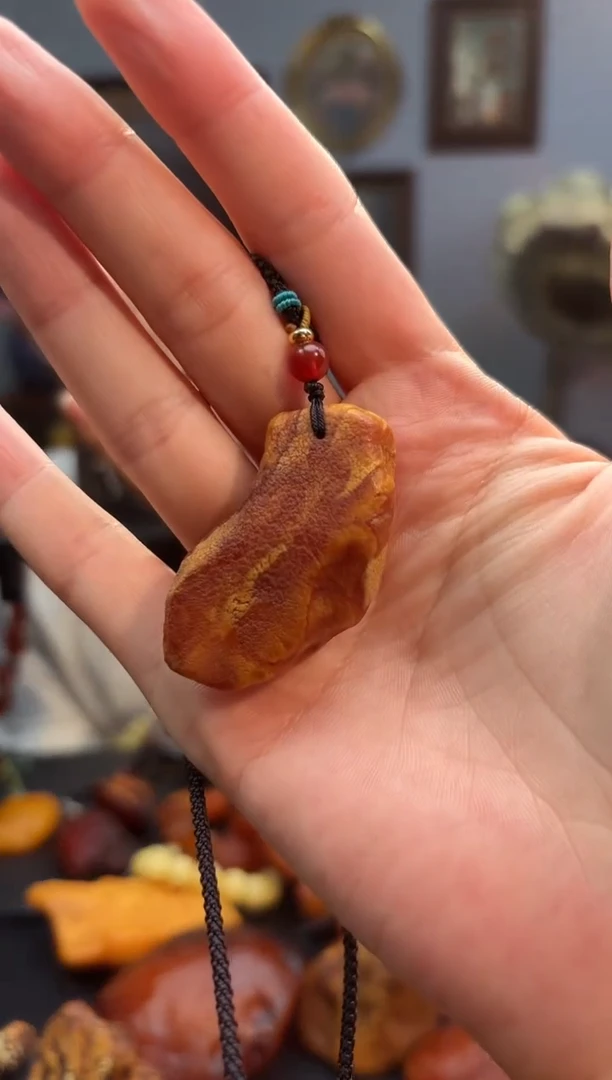 琥珀颈饰未镶嵌吊坠