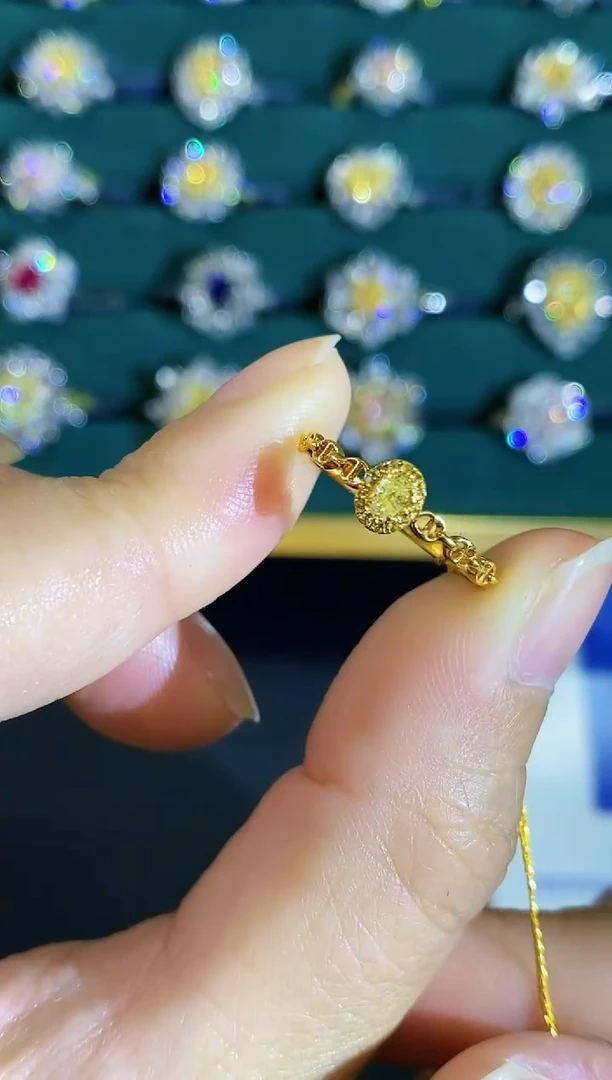 18K金镶嵌戒指钻石戒指