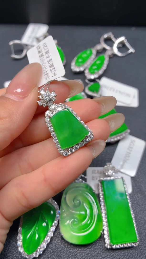 吊坠(不含链)银S925镶嵌翡翠1