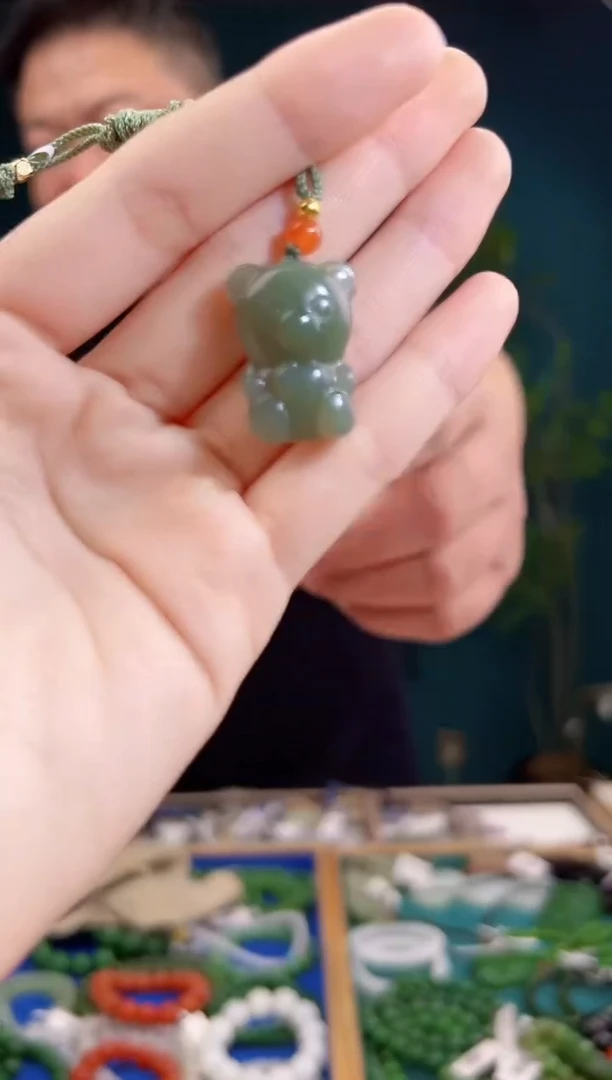 颈饰未镶嵌和田玉一物一证 拍一单发一个