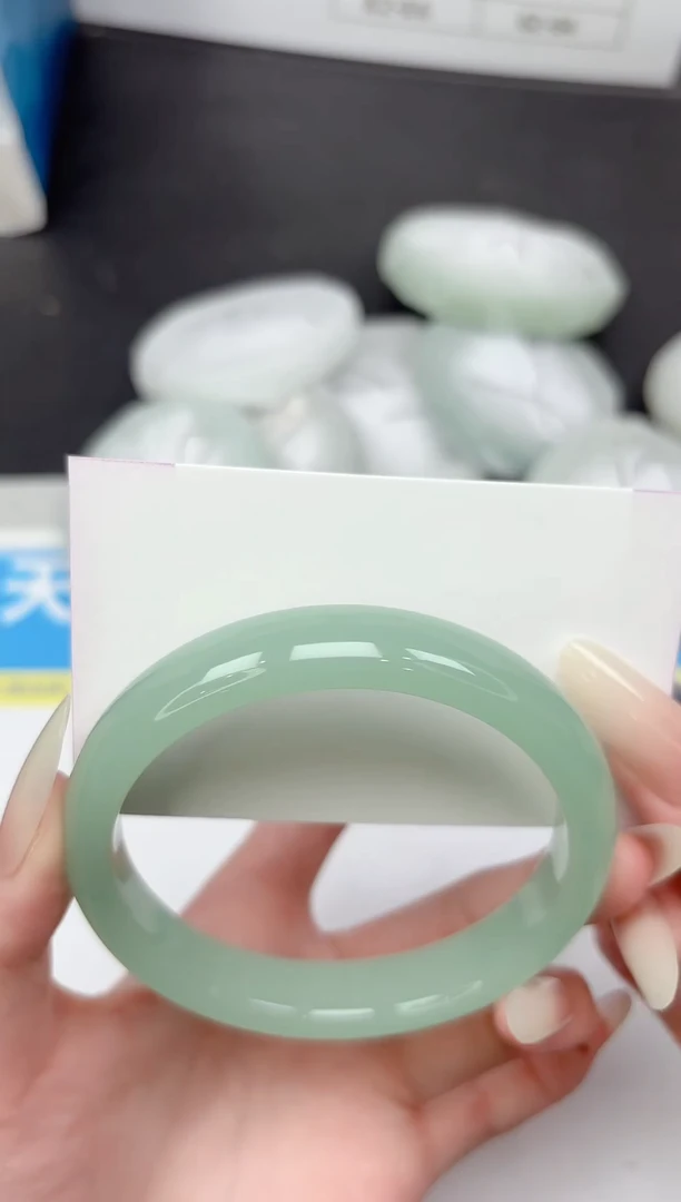 未镶嵌手镯石英质玉142-64.8