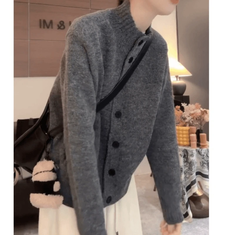 设计感单排扣高领毛衣外套秋冬2025新款休闲时尚百搭纯色针织上衣