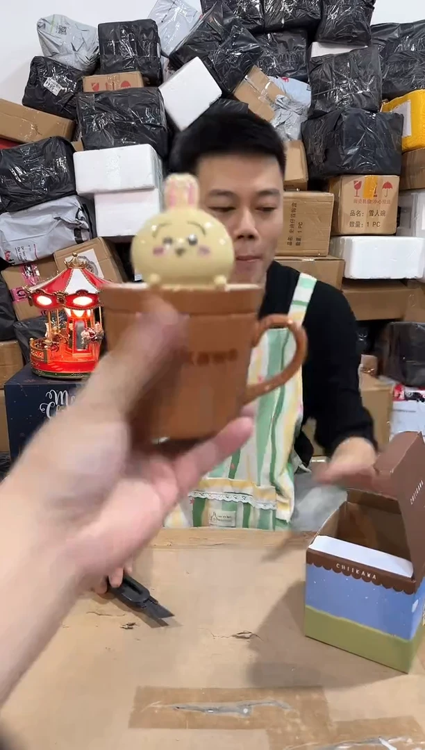 瓷片原盒乌萨奇带盖杯