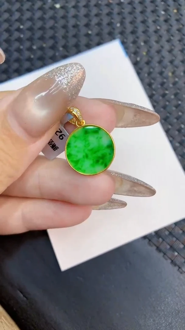 颈饰未镶嵌翡翠1