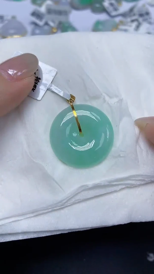 翡翠18K金镶嵌颈饰天然缅甸翡翠A货