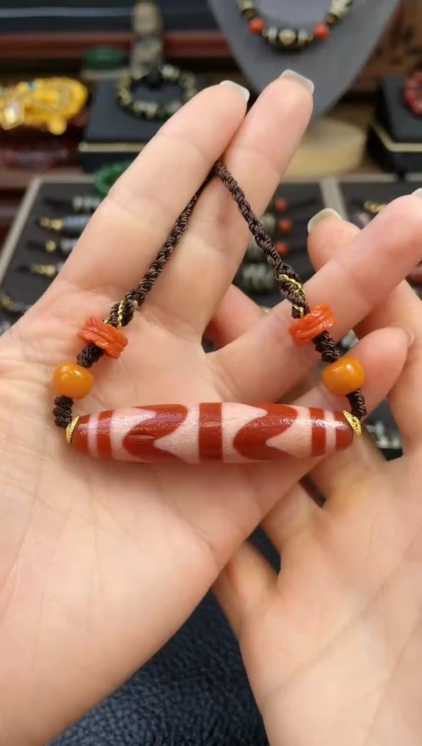 未镶嵌颈饰玛瑙/玉髓美泓精品高油红肉双虎牙颈饰