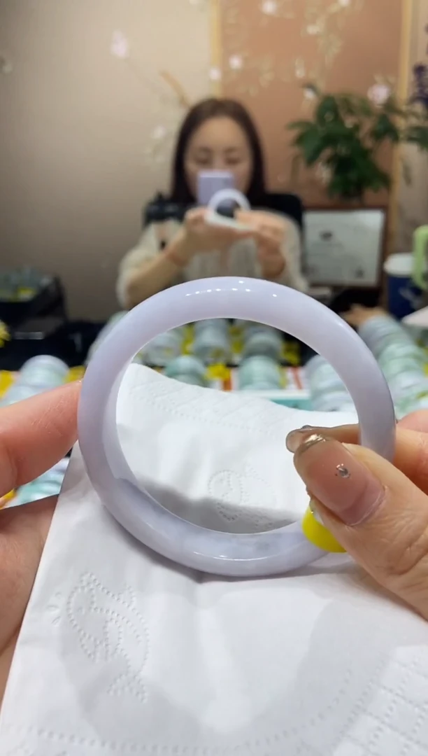 【闪购商品】翡翠手镯未镶嵌56.3圈口