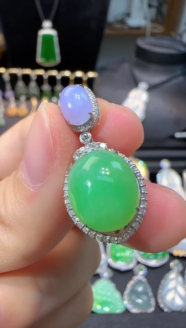 【闪购商品】翡翠吊坠(不含链)18K金镶嵌AB款蛋面吊坠