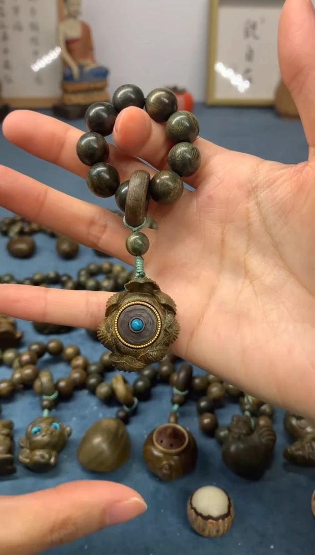 【闪购商品】维腊木（绿檀）把件好运连连 盘玩件