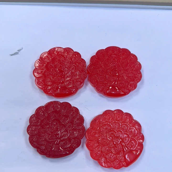 红孔雀吊坠随机发一个L42