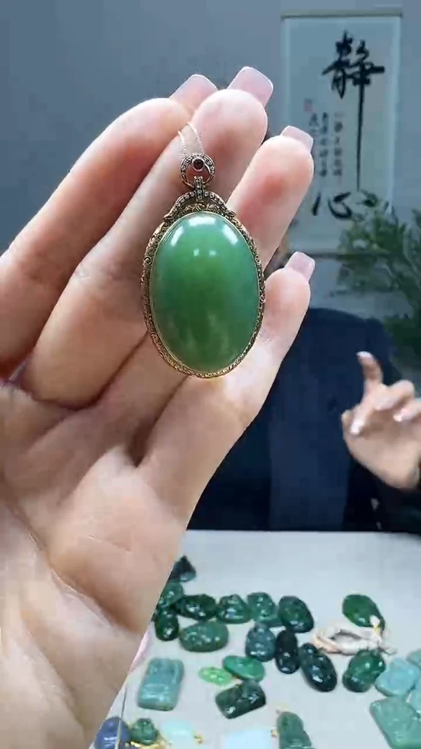 吊坠(不含链)18K金镶嵌和田玉1