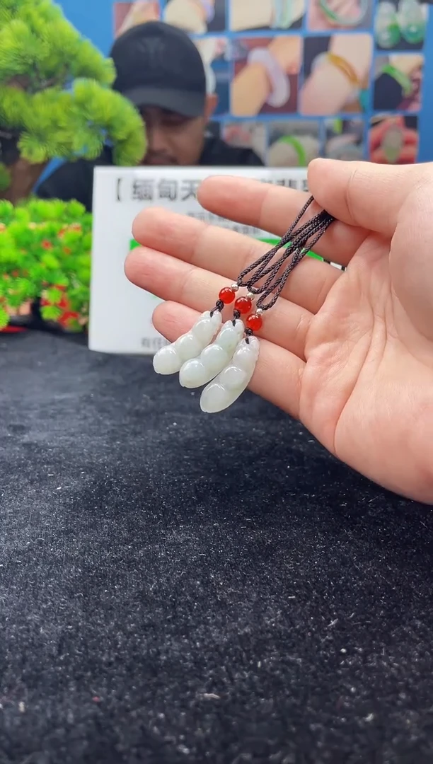 【闪购商品】翡翠挂件未镶嵌一姐|611195|多样性发一件（配绳）