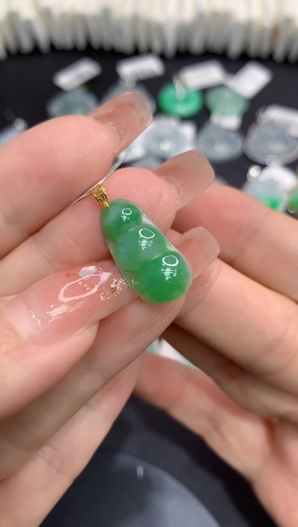 吊坠(不含链)18K金镶嵌翡翠11111111111