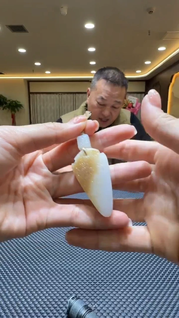 颈饰未镶嵌和田玉挂件