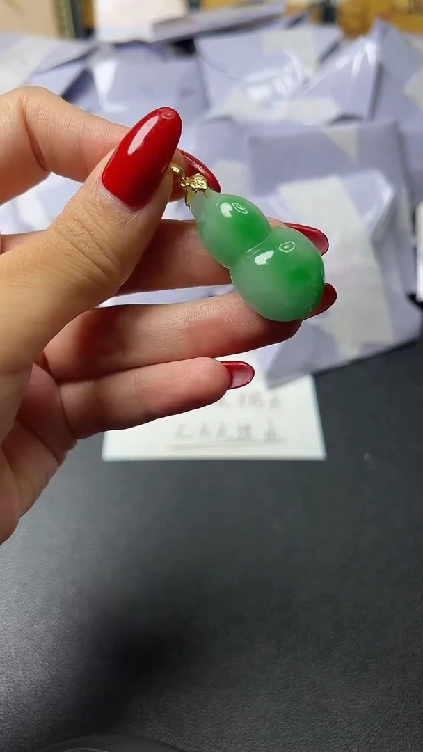 翡翠未镶嵌颈饰时尚女士精品吊坠