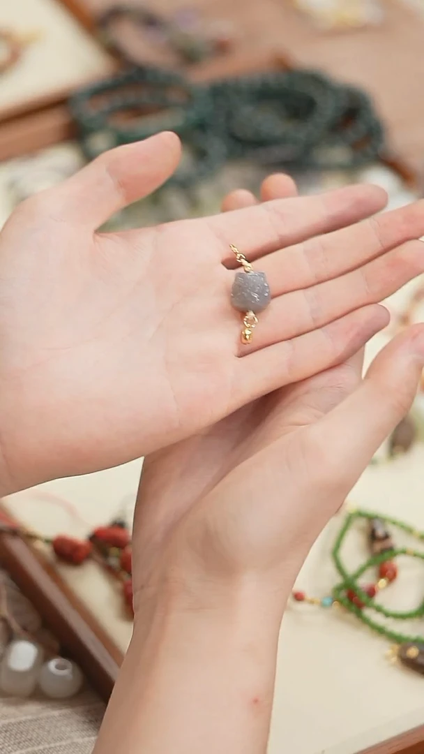 未镶嵌手串和田玉清仓福利！冰烟紫和田玉 醒狮 扣头