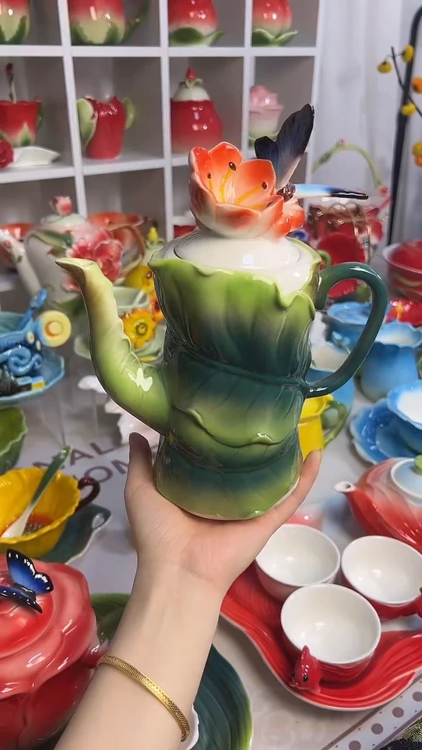 瓷君子兰茶壶780ml